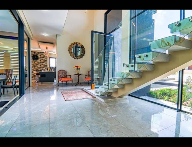 4 BEDROOM HOUSE FOR SALE IN COPPERLEAF ESTATE